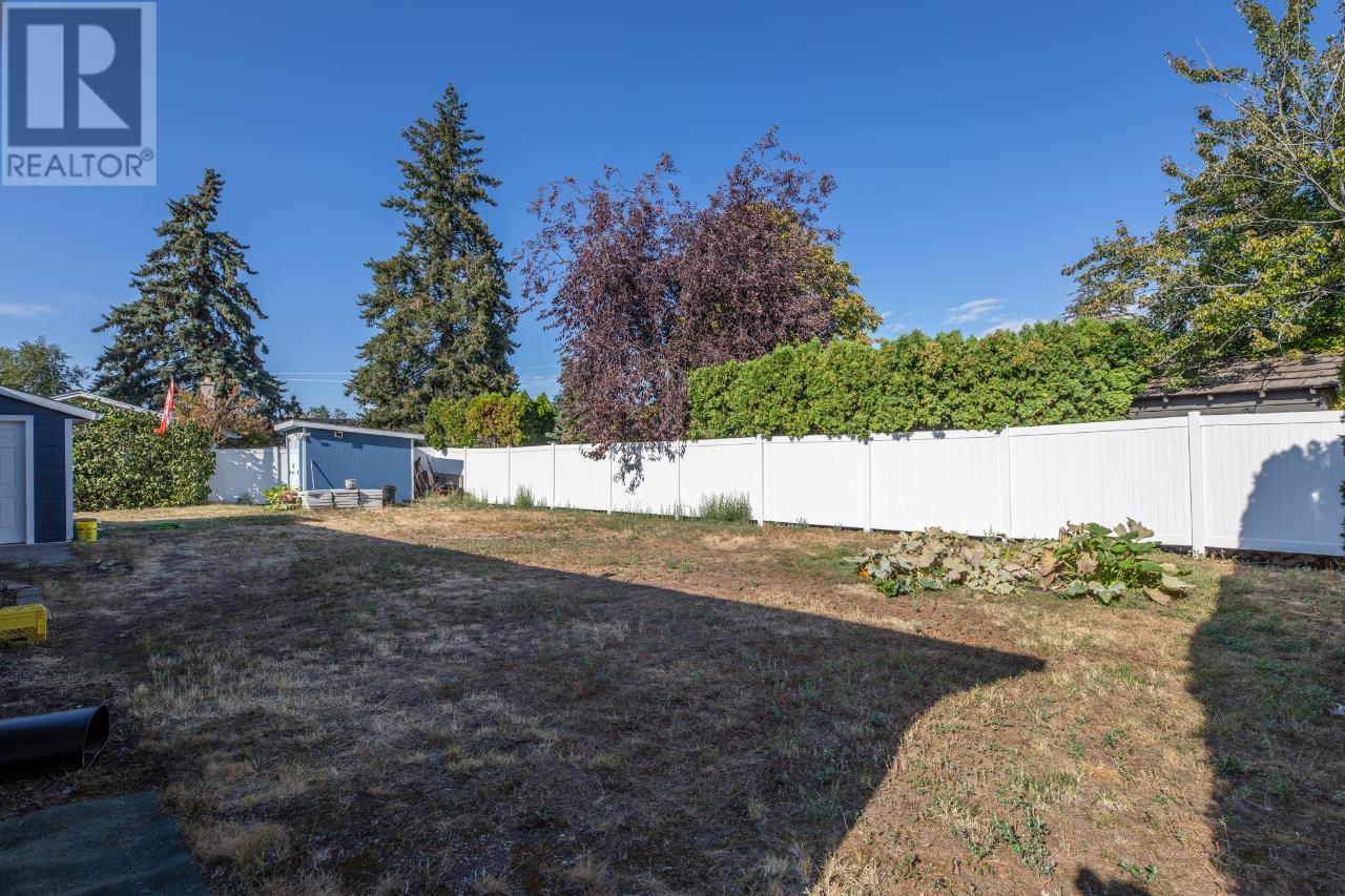 12218 SAUNDERS Crescent