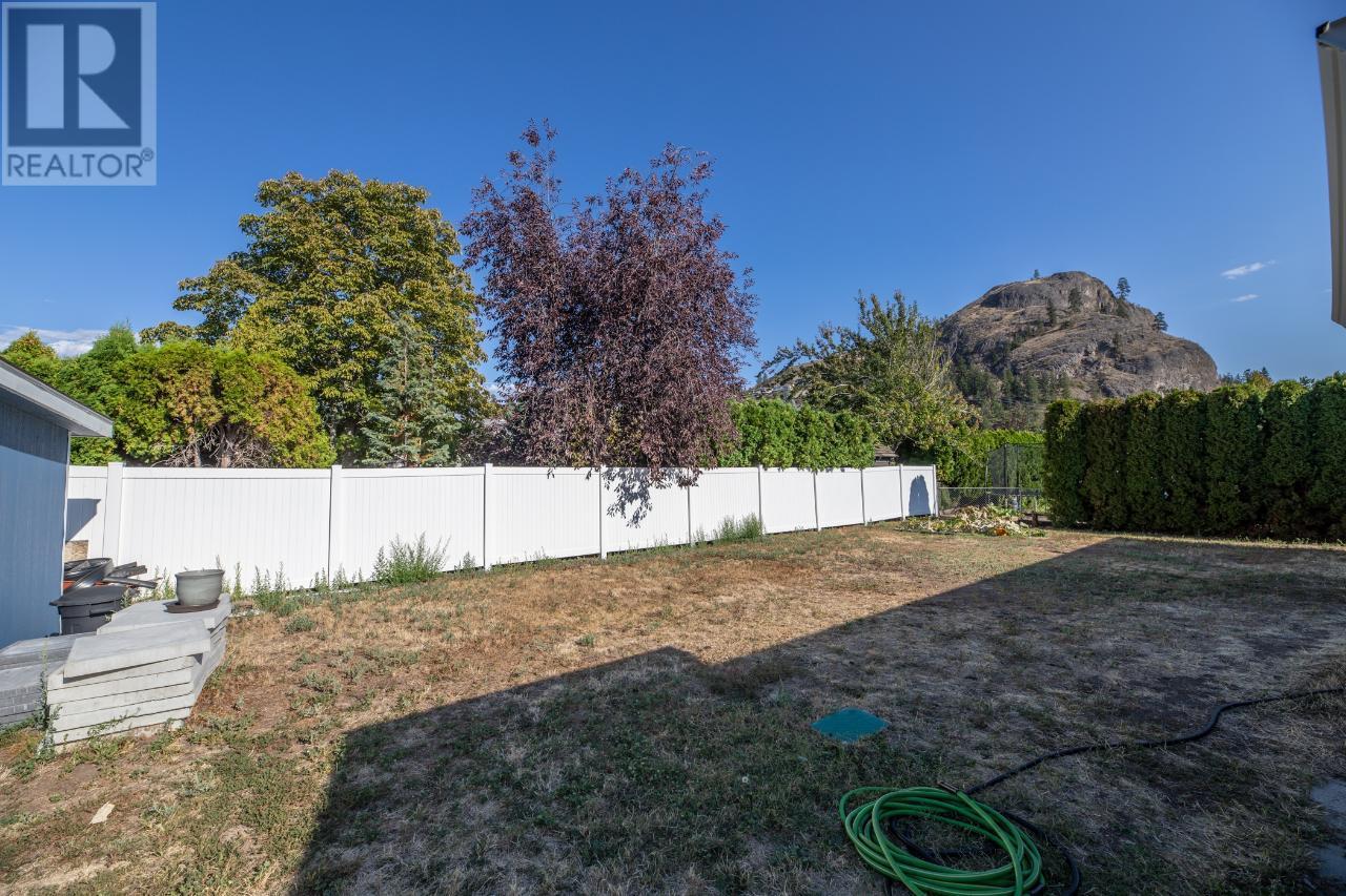 12218 SAUNDERS Crescent
