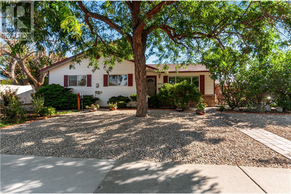 2052 ATKINSON Street,, Penticton