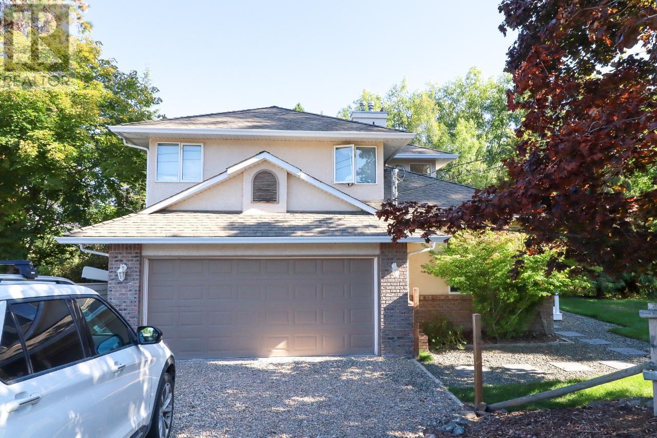 304 CARMEL Crescent