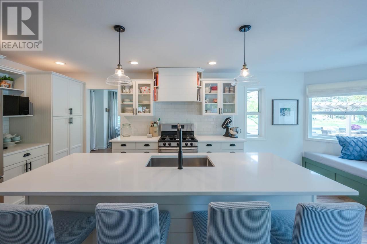 212 CAMBERLY Cove