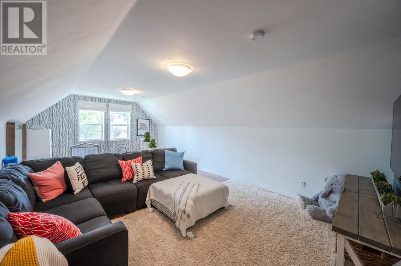 212 CAMBERLY Cove