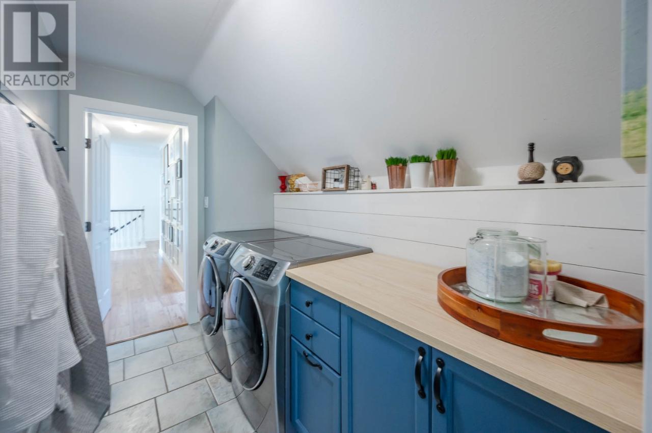 212 CAMBERLY Cove