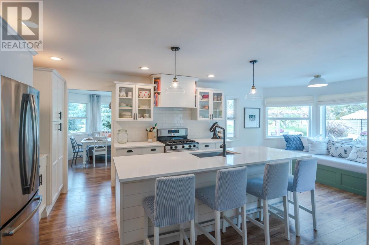 212 CAMBERLY Cove
