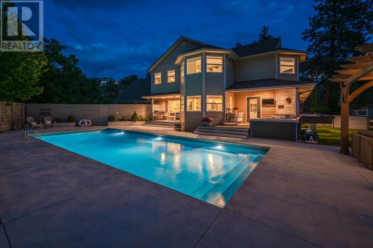 212 CAMBERLY Cove