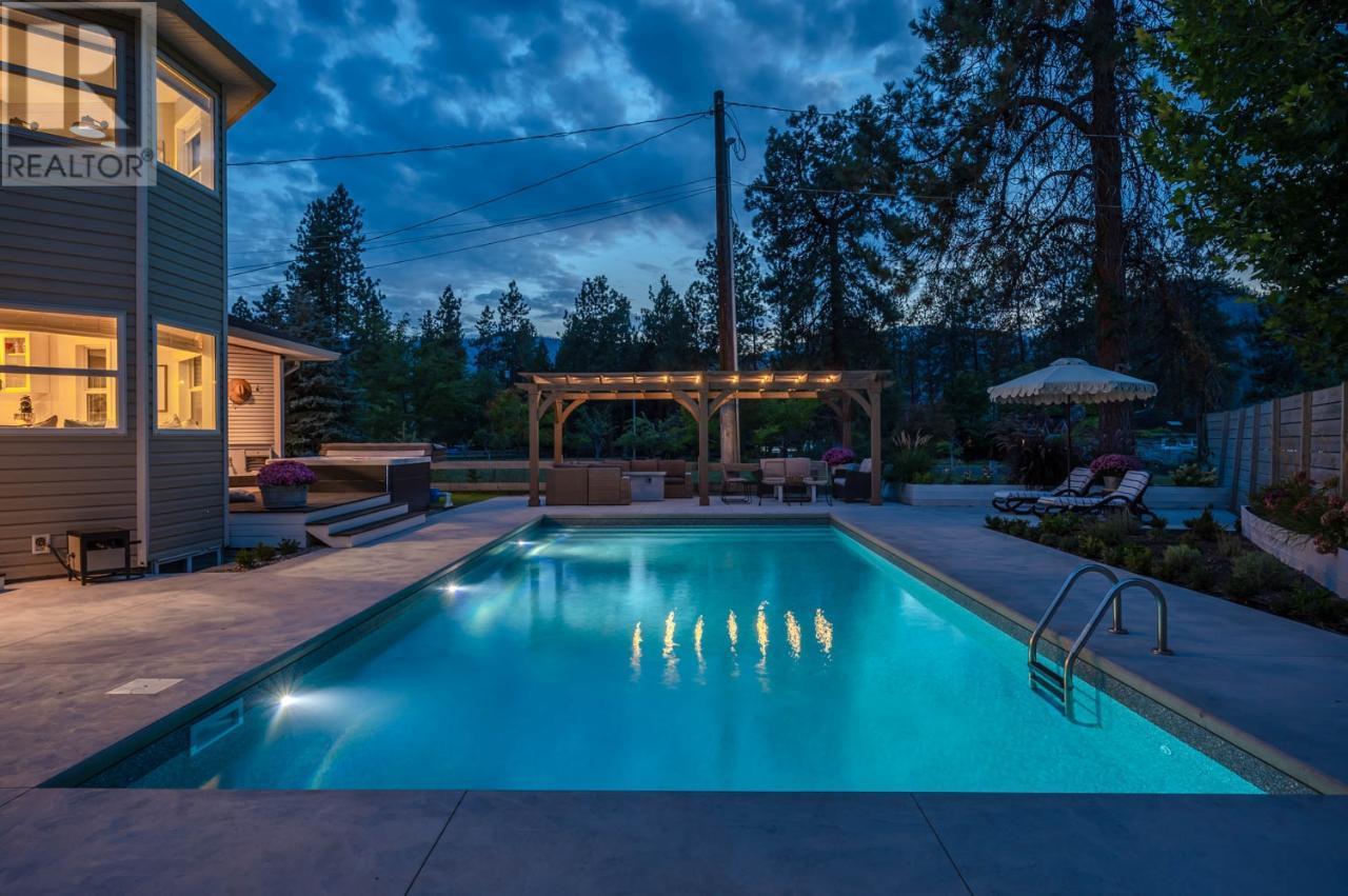212 CAMBERLY Cove