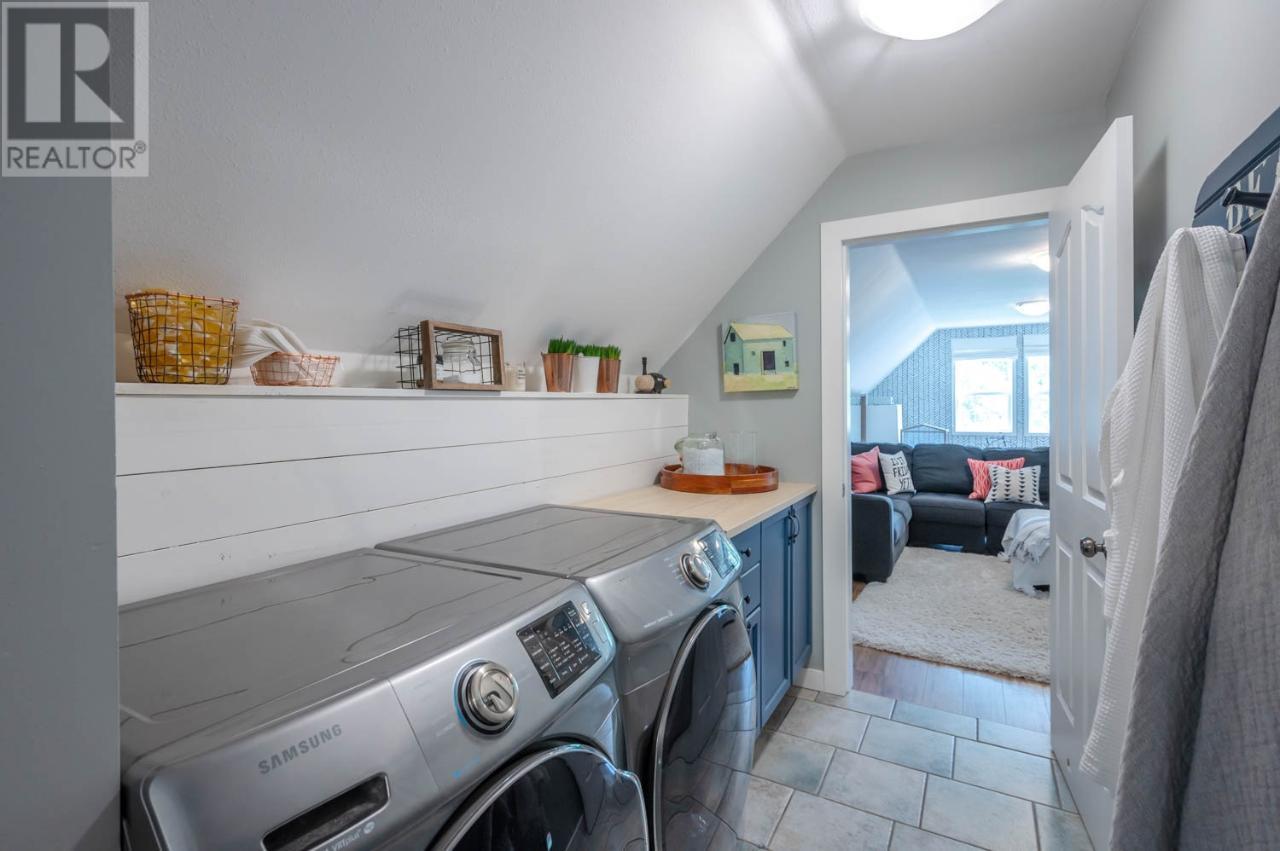 212 CAMBERLY Cove