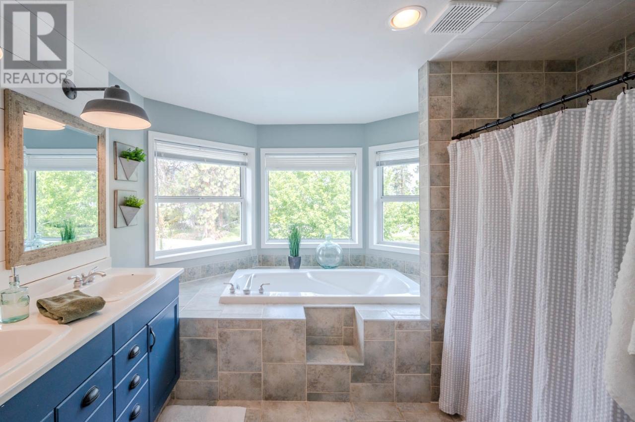 212 CAMBERLY Cove