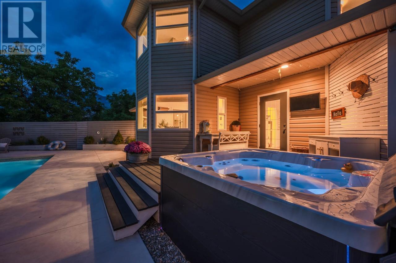 212 CAMBERLY Cove