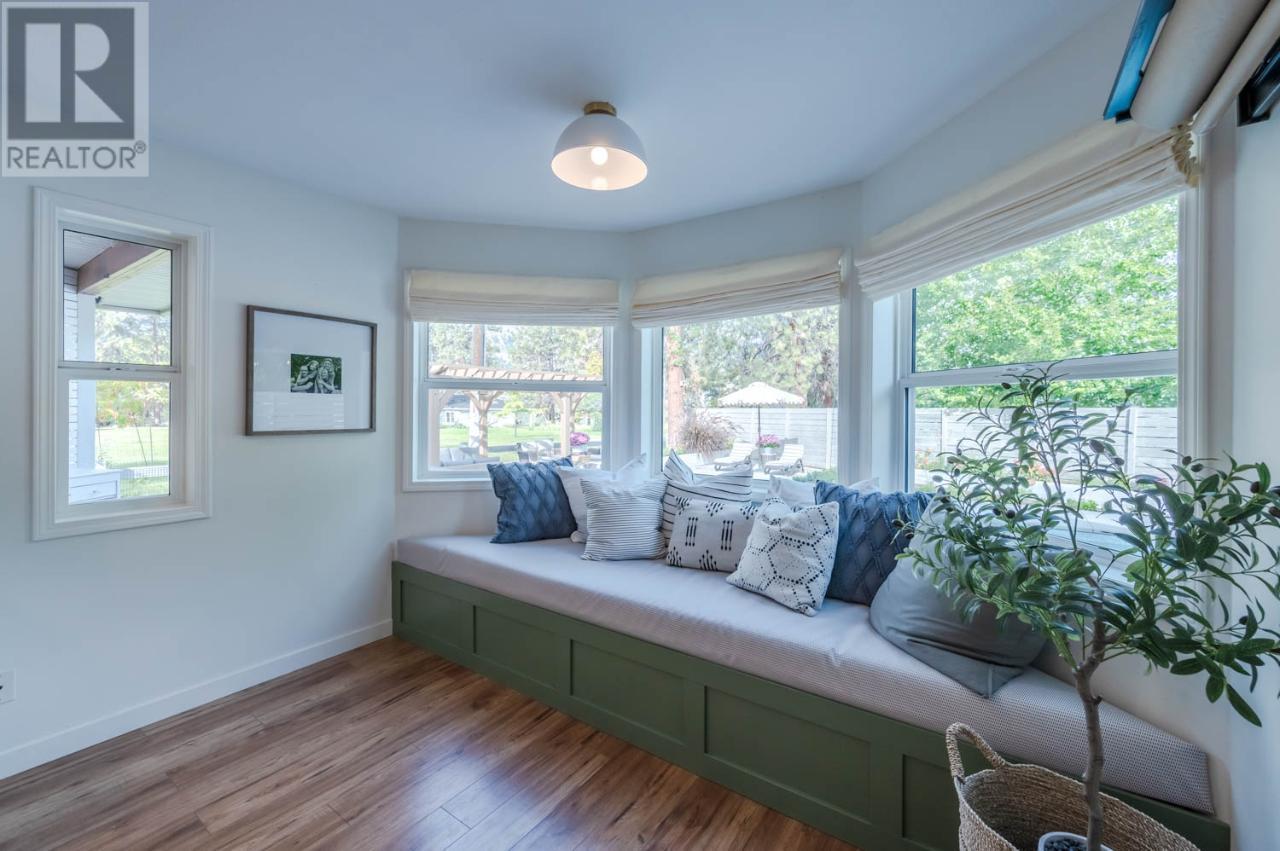 212 CAMBERLY Cove