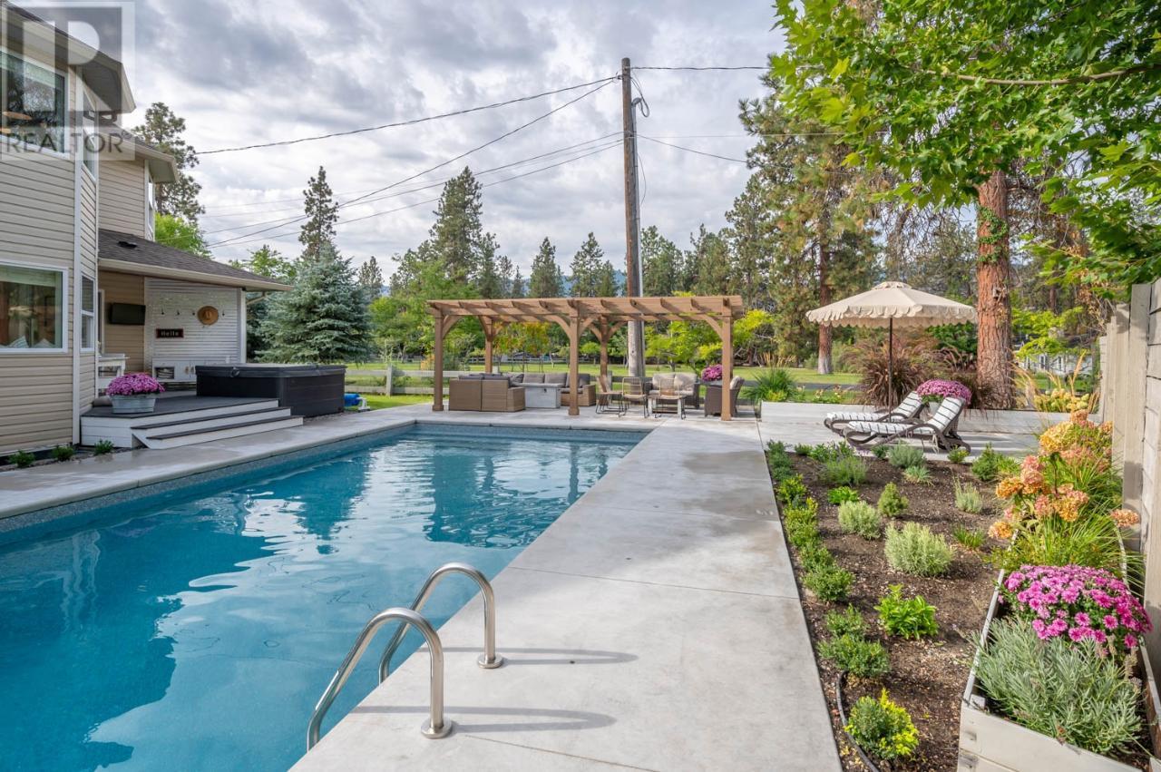 212 CAMBERLY Cove