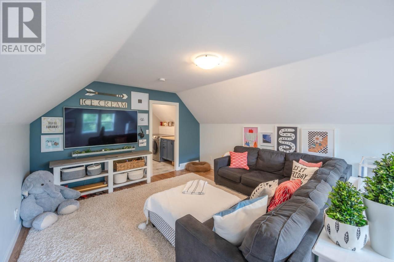 212 CAMBERLY Cove