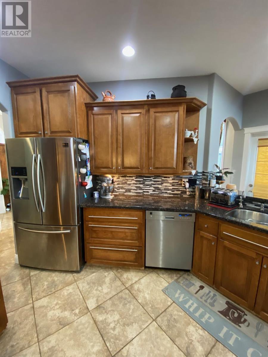 733 GOLDEN CURRANT Road