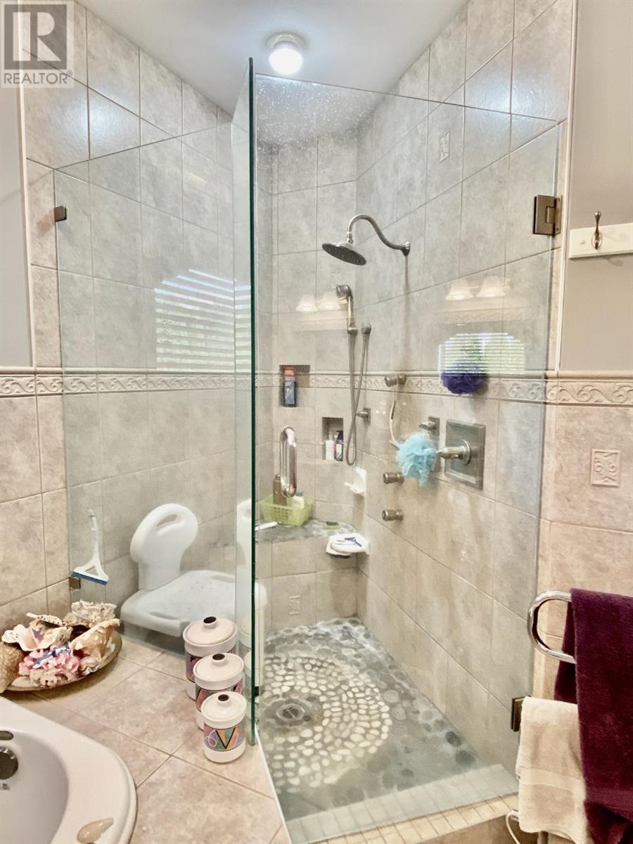 733 GOLDEN CURRANT Road