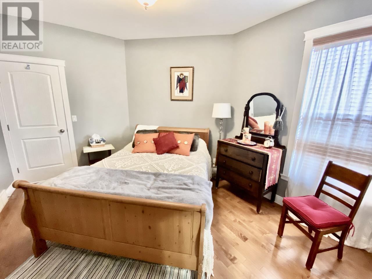 733 GOLDEN CURRANT Road