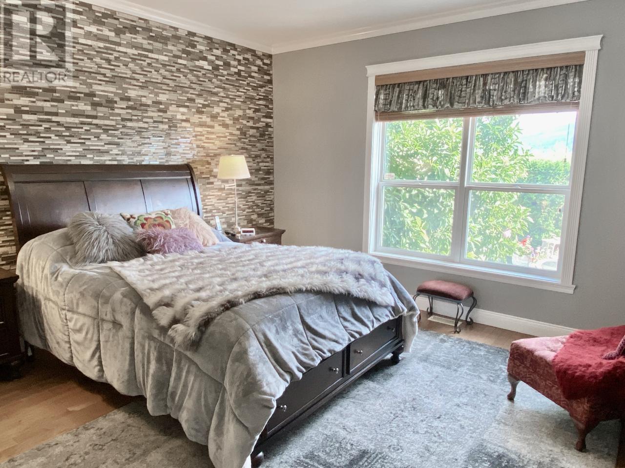 733 GOLDEN CURRANT Road