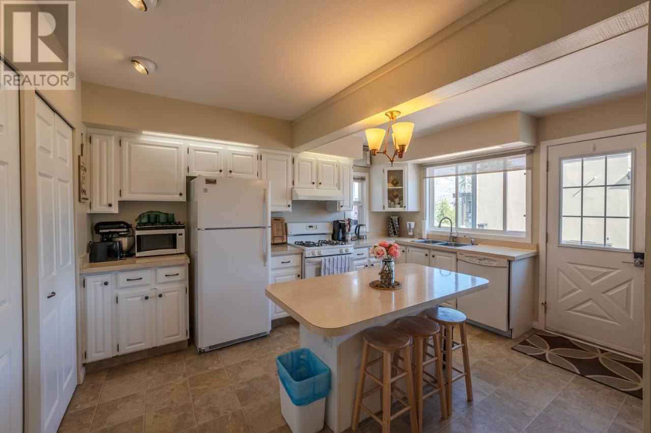 6764 LAKESIDE Drive