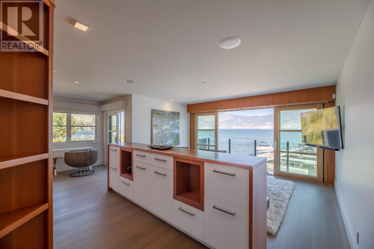 15419 LAKESHORE Drive Unit# 8, #8