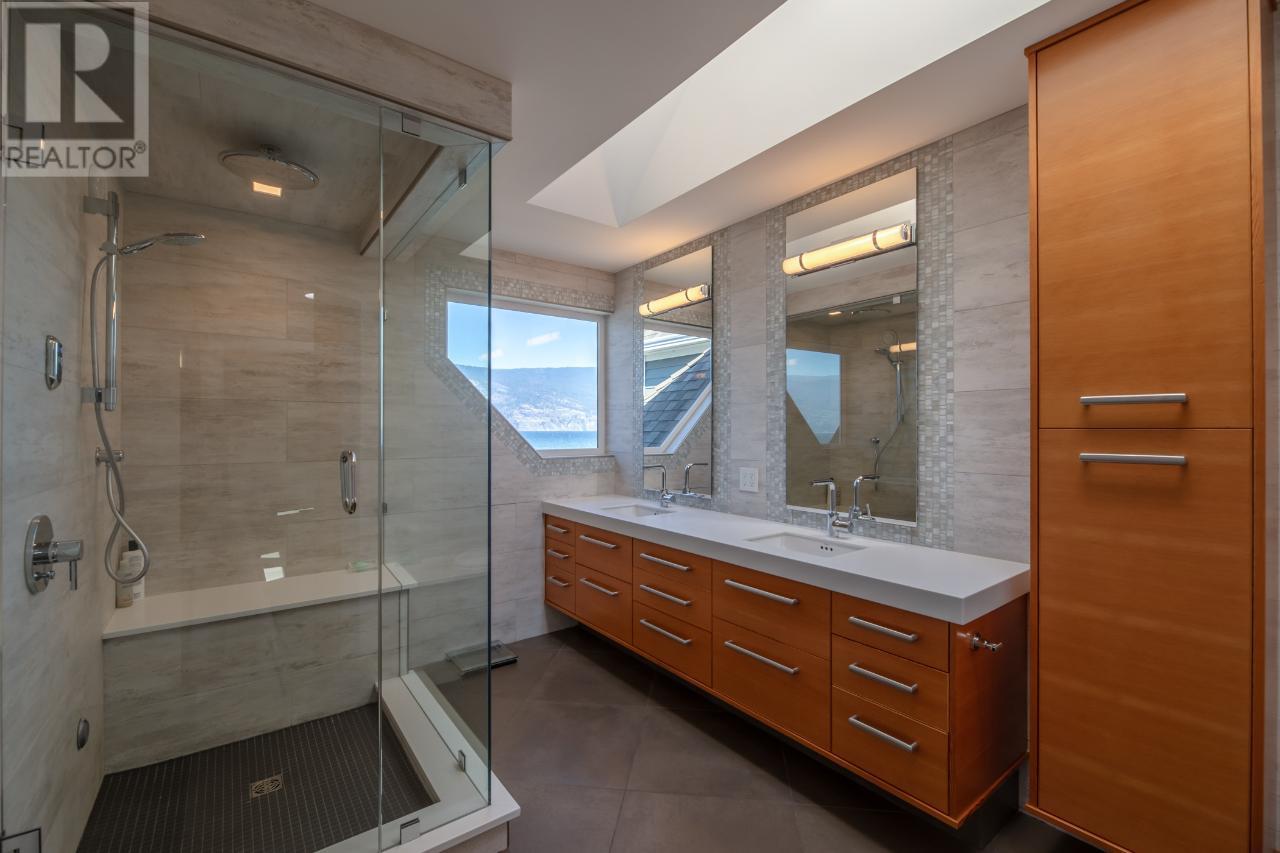 15419 LAKESHORE Drive Unit# 8, #8