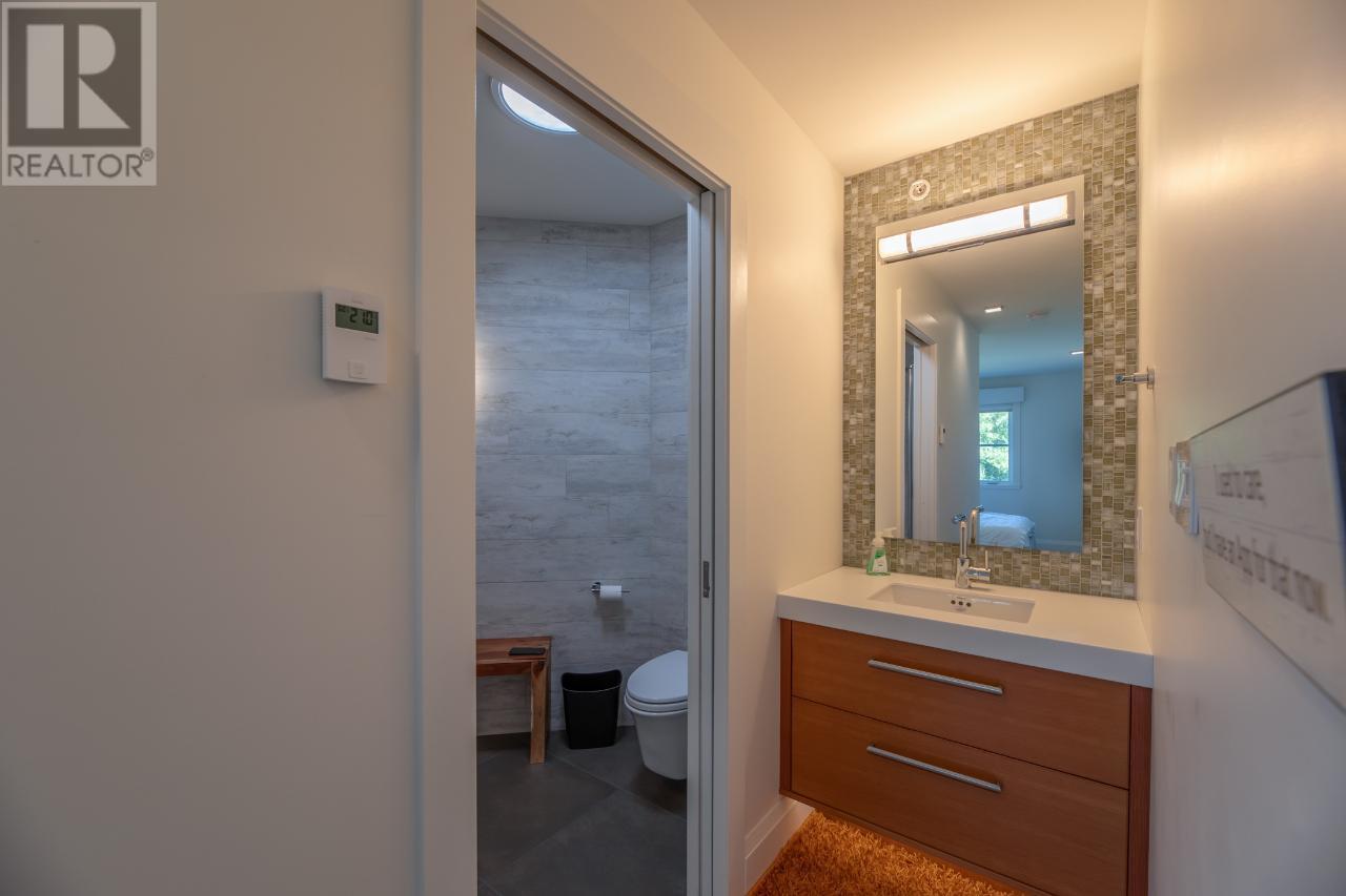 15419 LAKESHORE Drive Unit# 8, #8