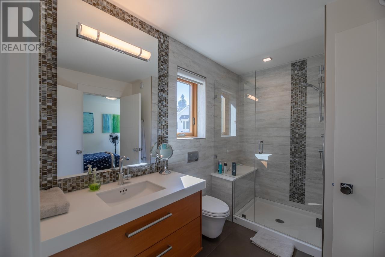 15419 LAKESHORE Drive Unit# 8, #8