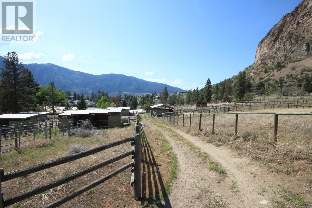 4301 MCLEAN CREEK Road