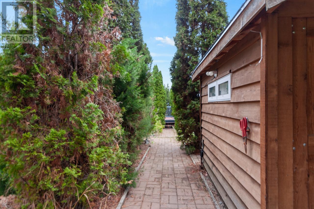 1185 UPPER DEBECK Road