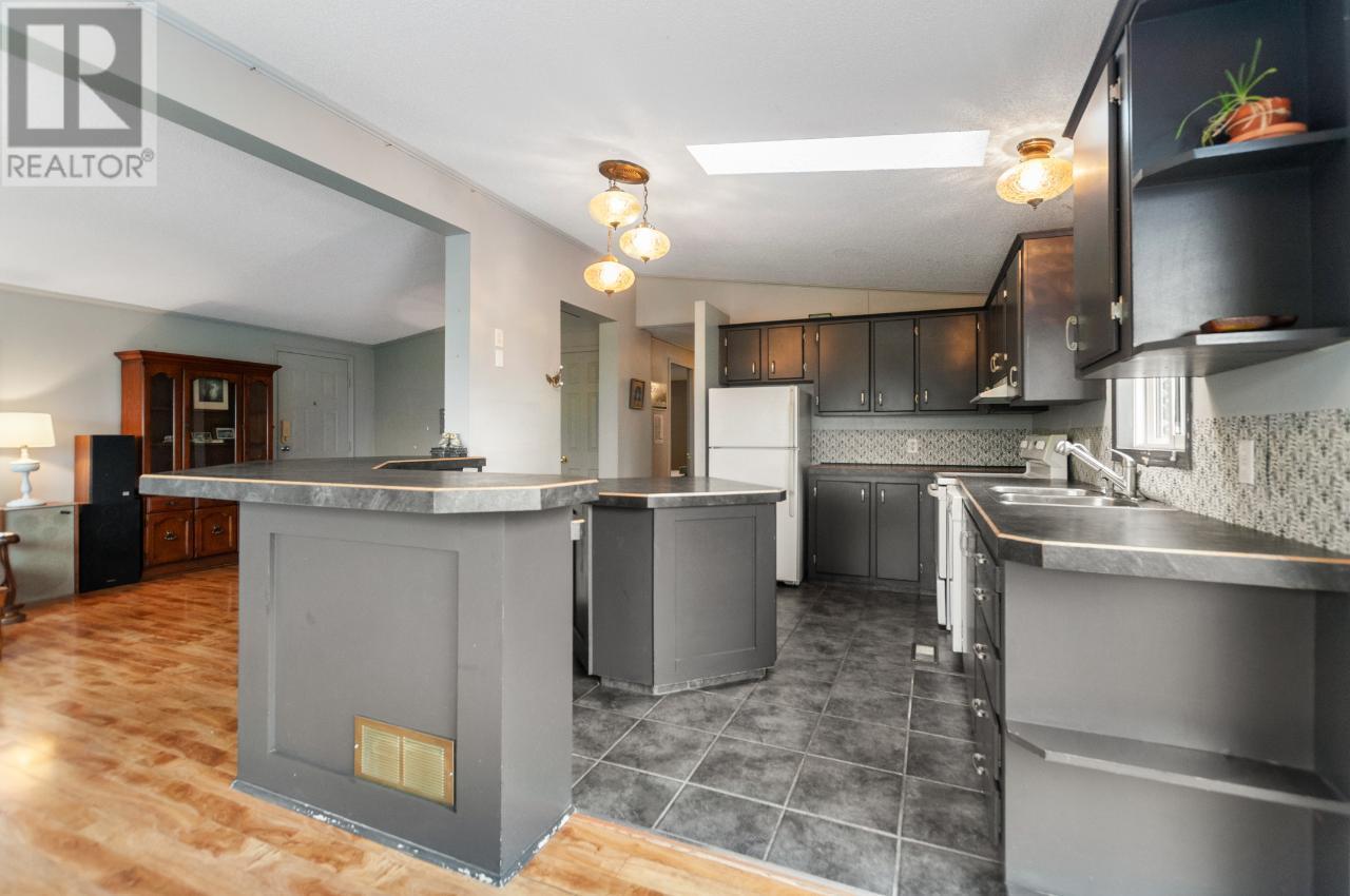 1185 UPPER DEBECK Road