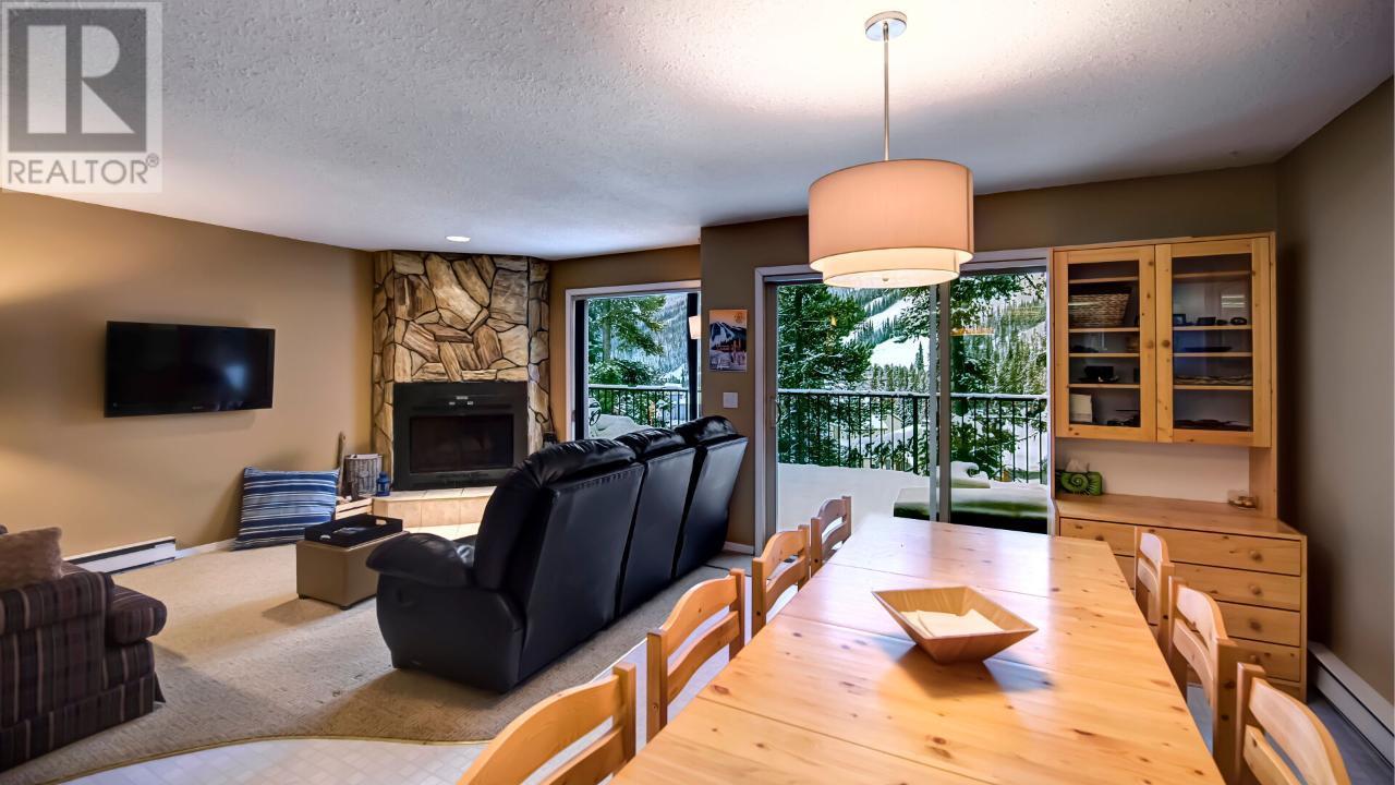 225 CLEARVIEW Road Unit# 902, #902