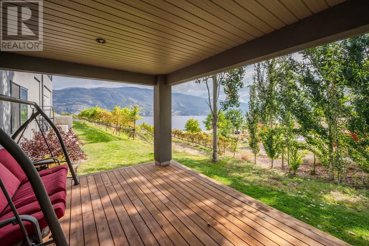 880 PINEVIEW Drive