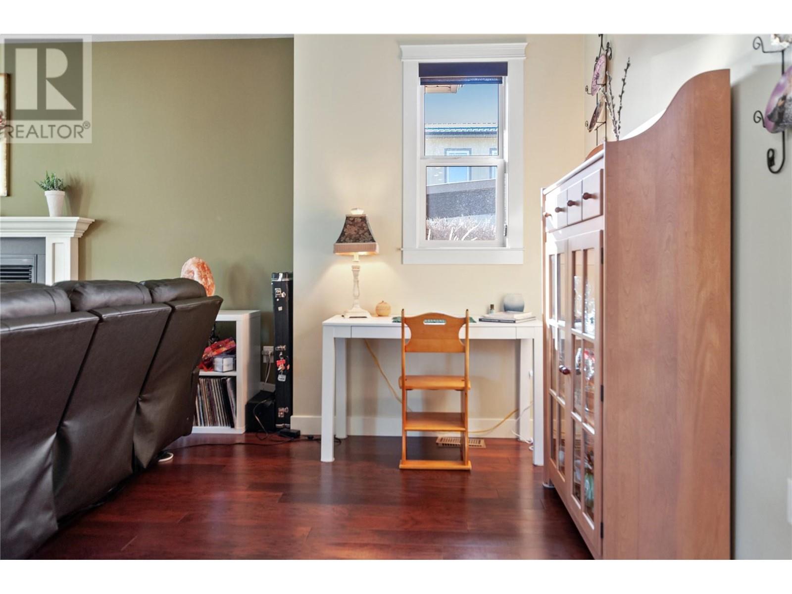 644 VICTORIA Drive Unit# 102, #102
