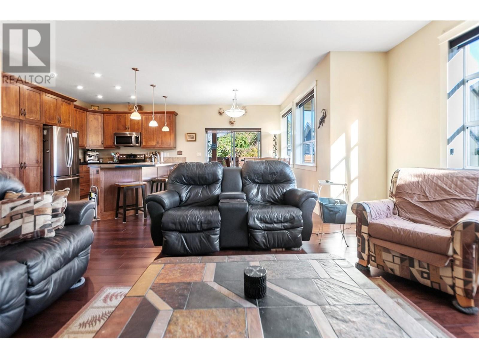 644 VICTORIA Drive Unit# 102, #102
