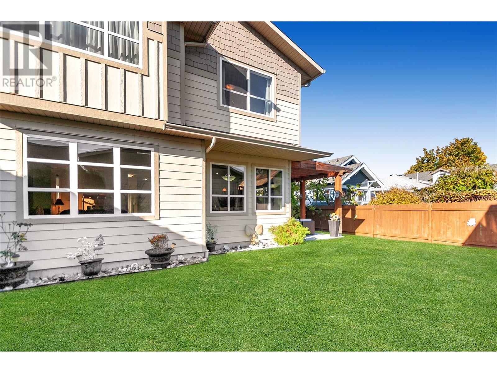 644 VICTORIA Drive Unit# 102, #102