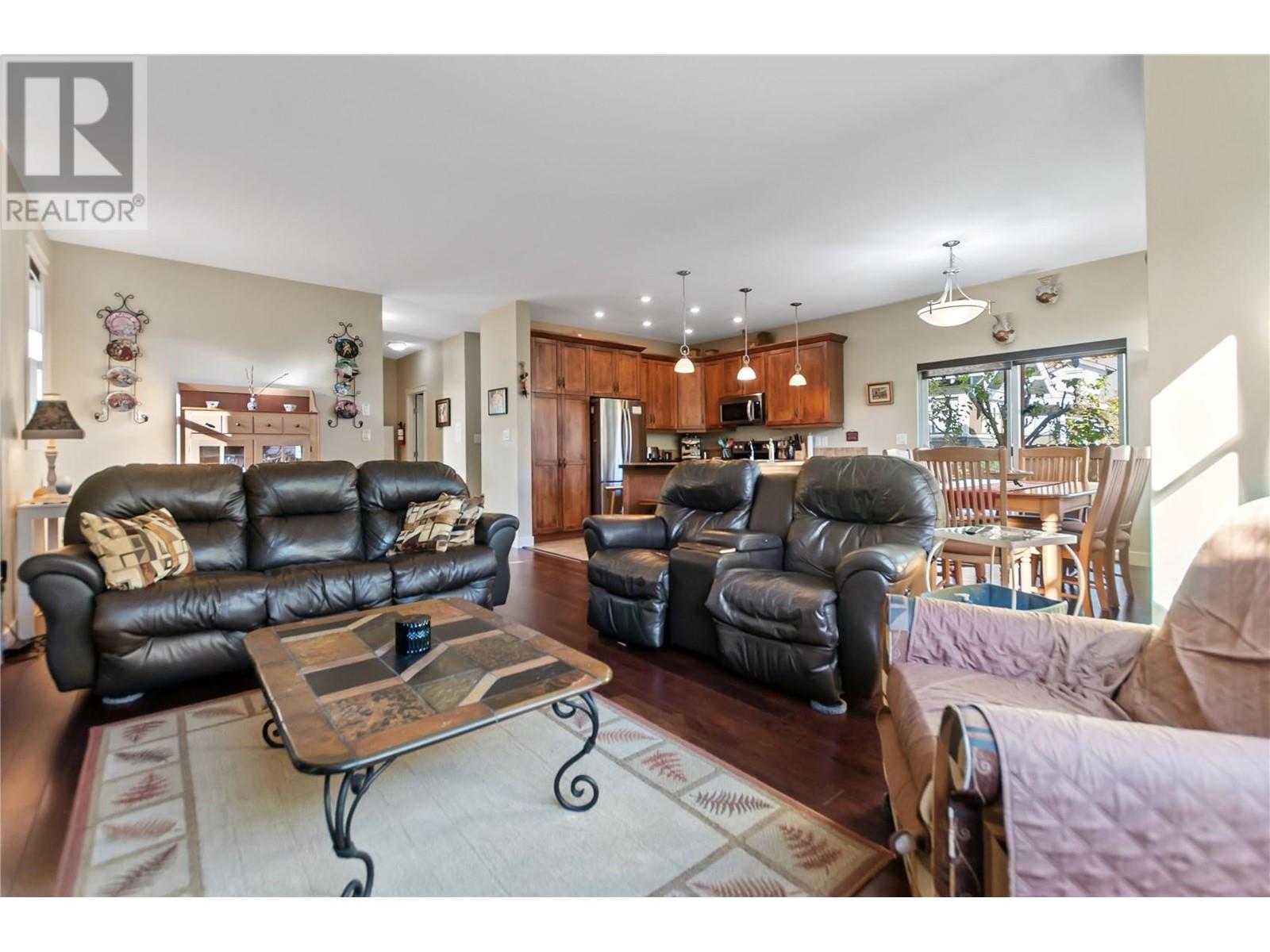 644 VICTORIA Drive Unit# 102, #102