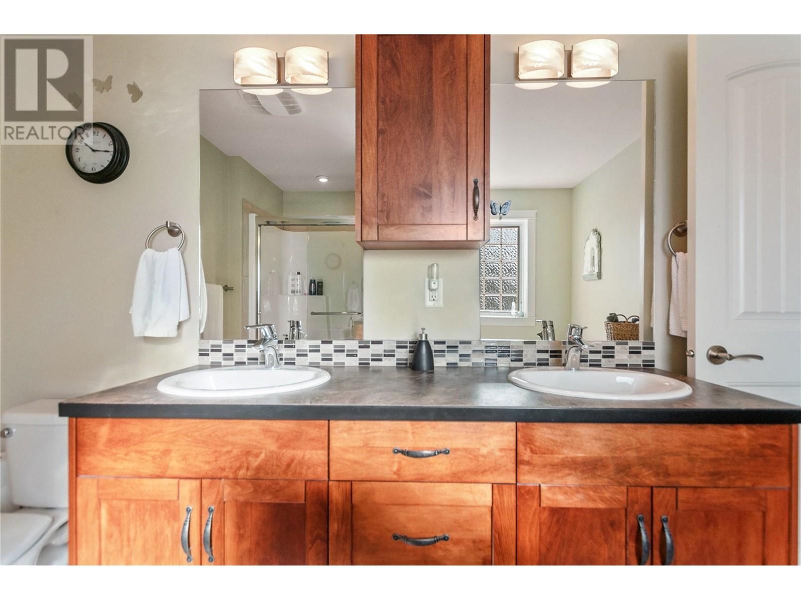 644 VICTORIA Drive Unit# 102, #102