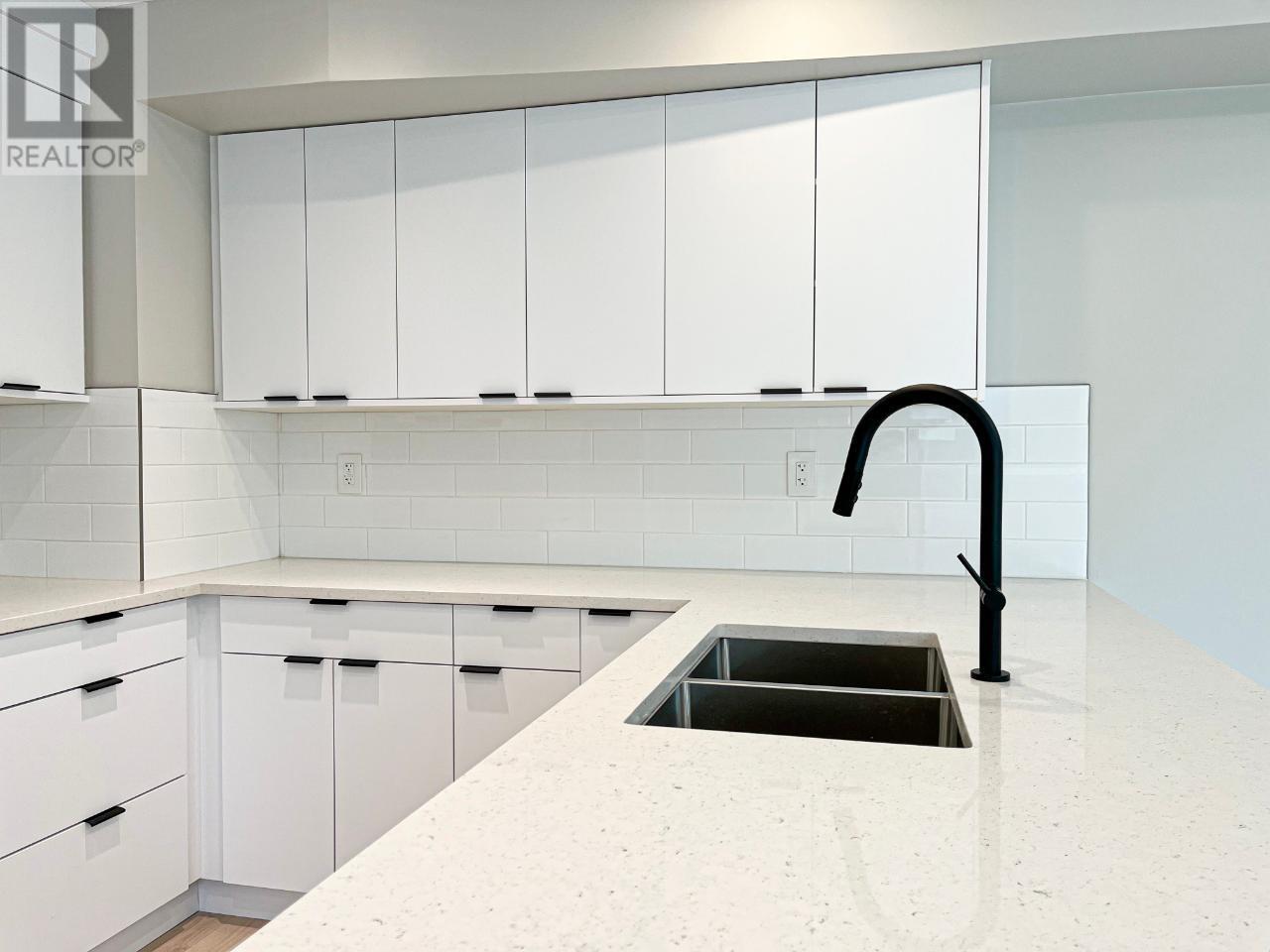 584 FORESTBROOK Drive Unit# 102, #102