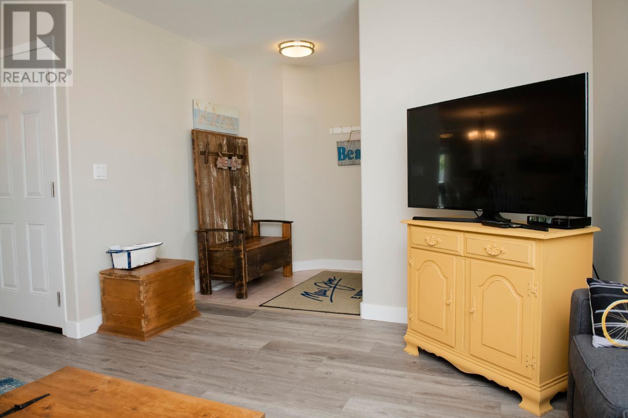 394 VANCOUVER Avenue Unit# 101, #101