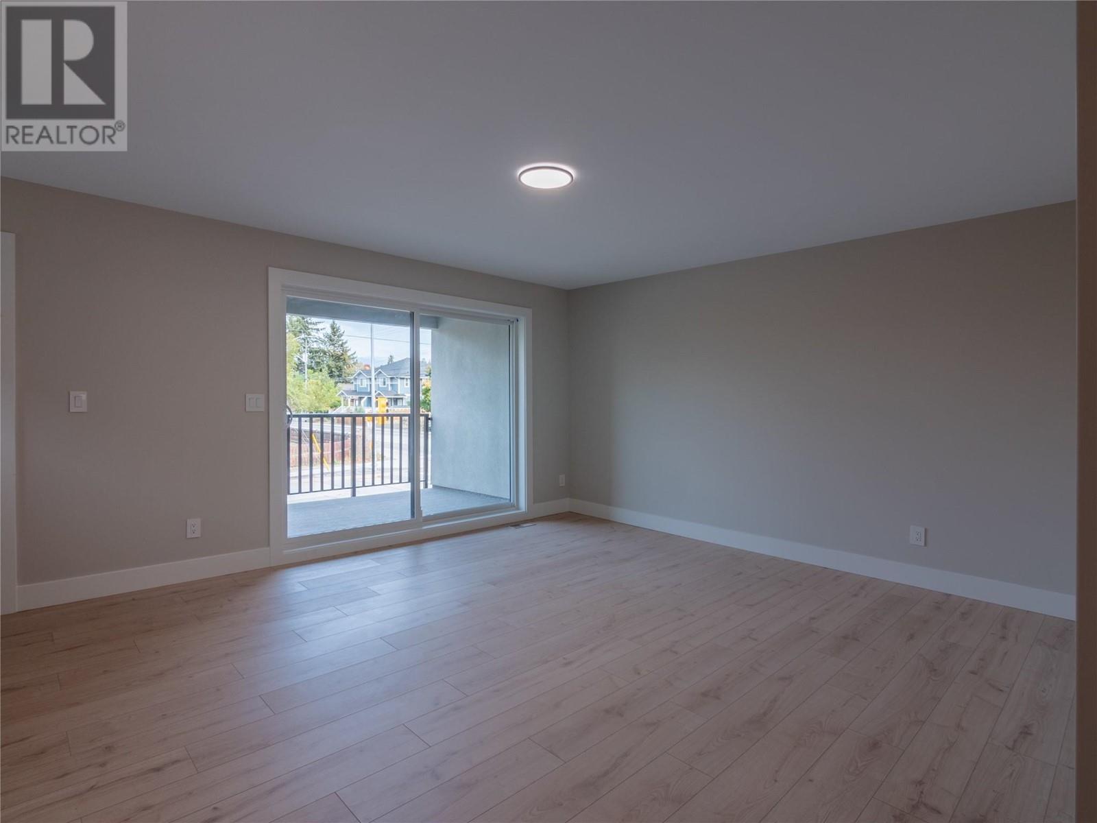 592 FORESTBROOK Drive Unit# 1, #1