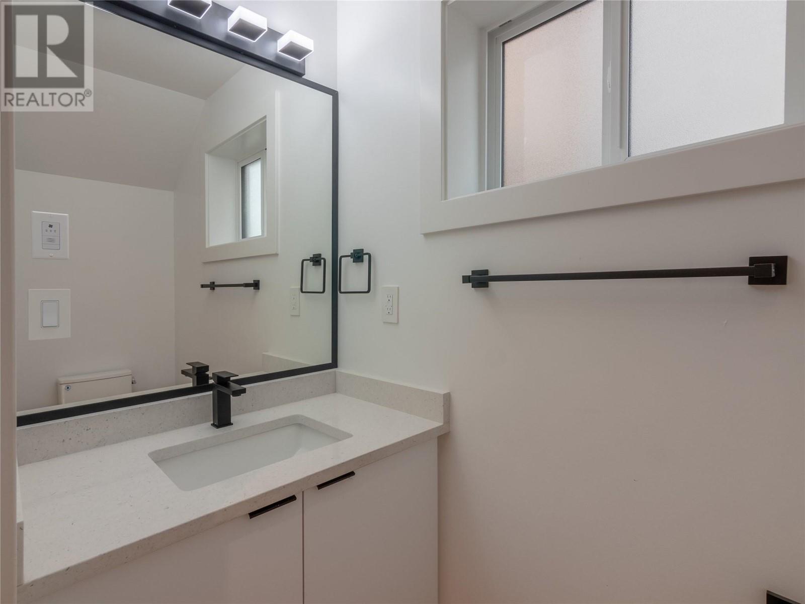 592 FORESTBROOK Drive Unit# 1, #1