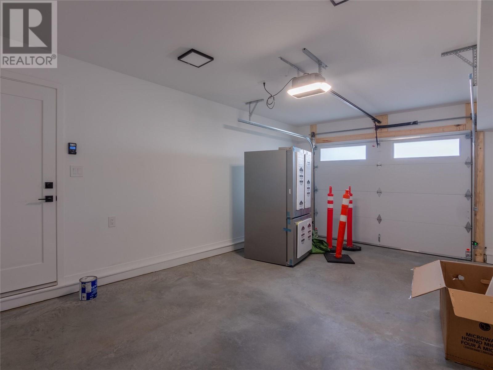 592 FORESTBROOK Drive Unit# 1, #1