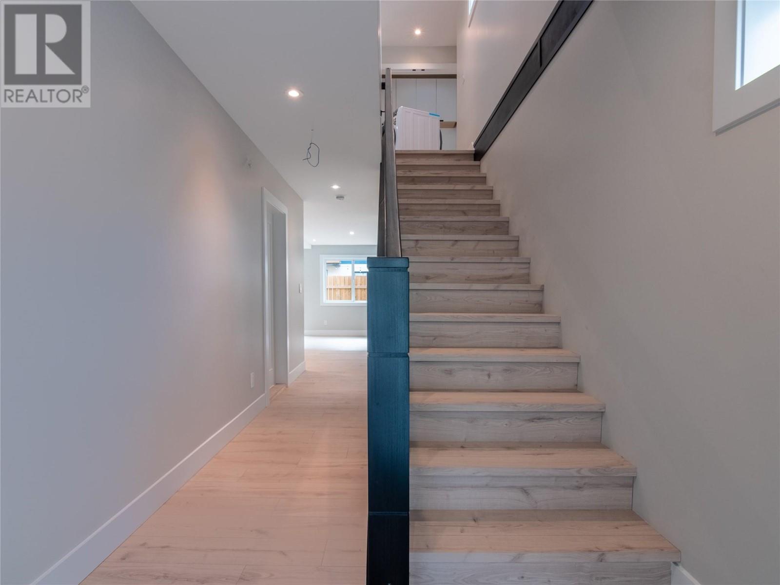592 FORESTBROOK Drive Unit# 1, #1