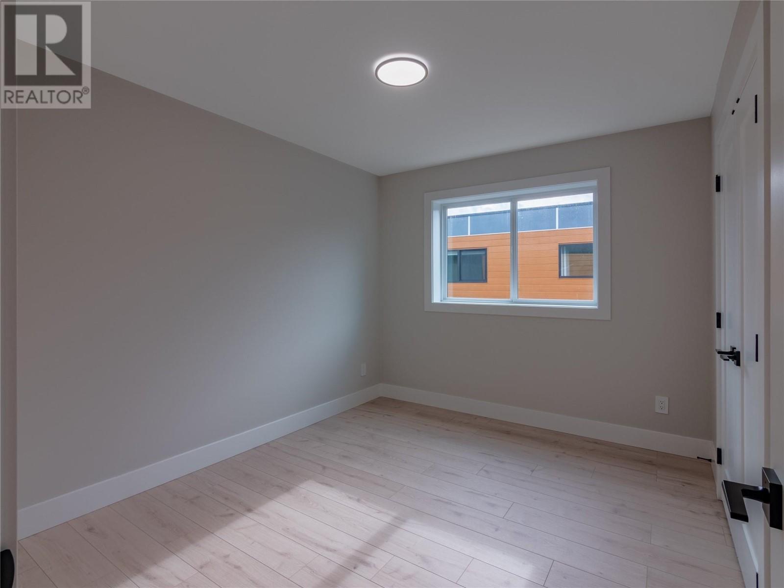 592 FORESTBROOK Drive Unit# 1, #1
