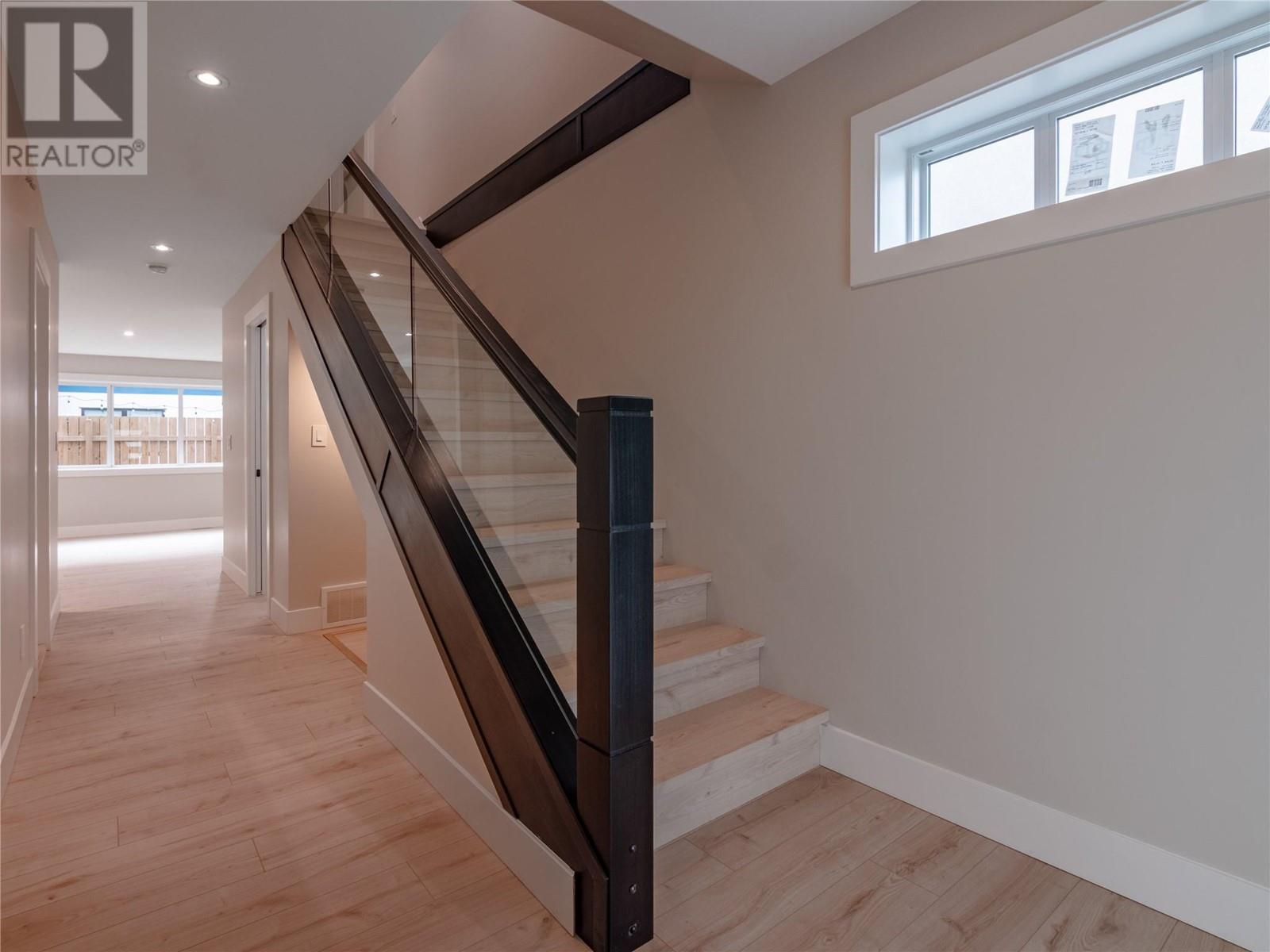 592 FORESTBROOK Drive Unit# 1, #1
