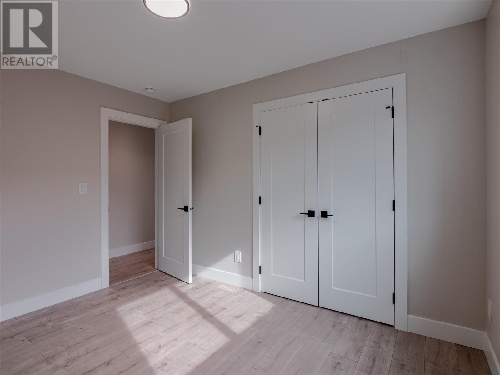 592 FORESTBROOK Drive Unit# 2, #2