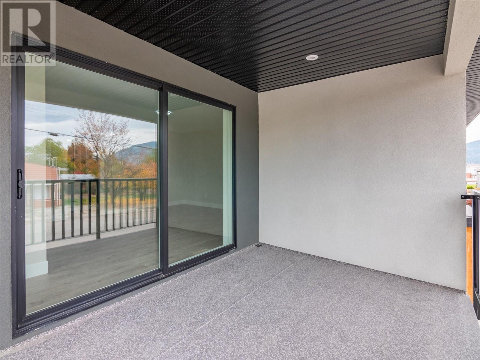592 FORESTBROOK Drive Unit# 2, #2