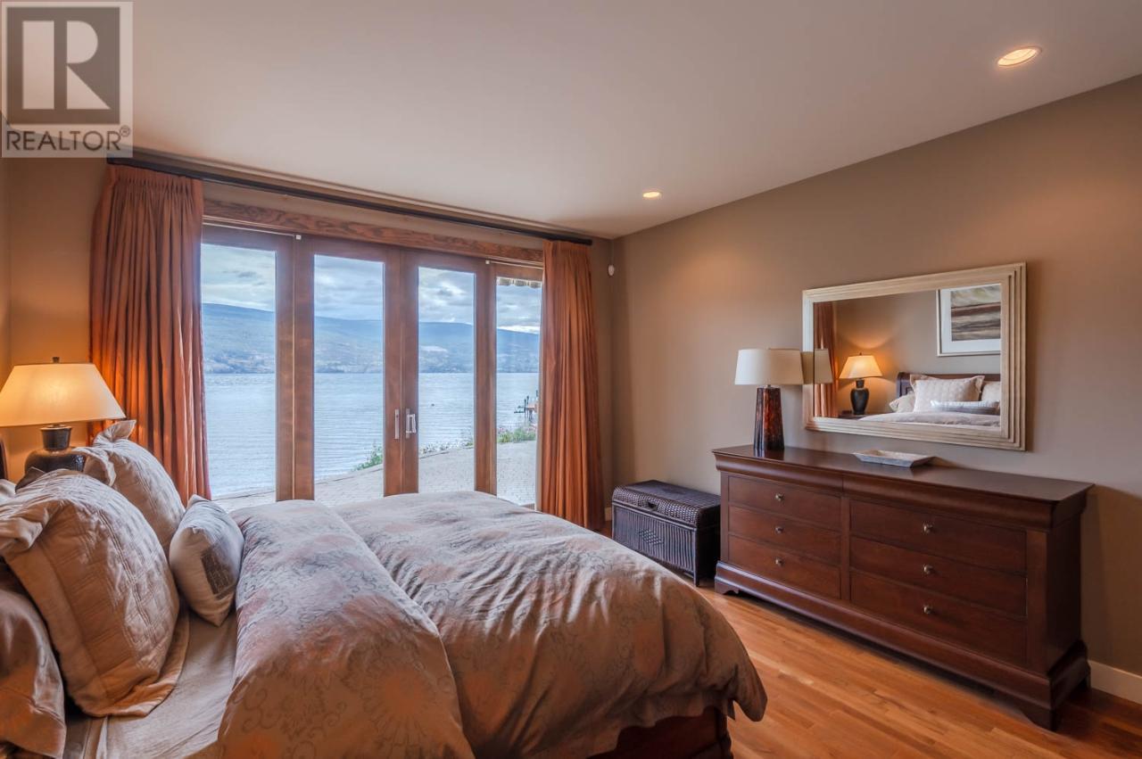 17019 LAKESHORE Drive