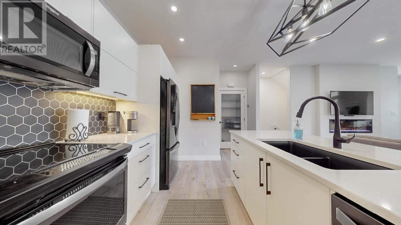 190 BASSETT Street Unit# 103, #103