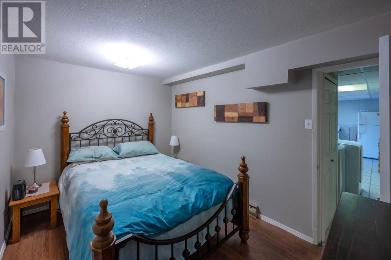 551 PINEVIEW Drive