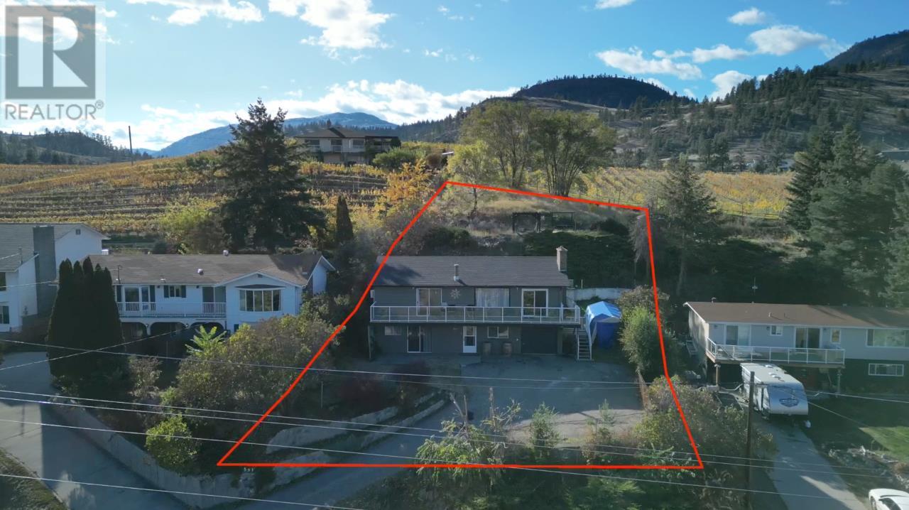 551 PINEVIEW Drive