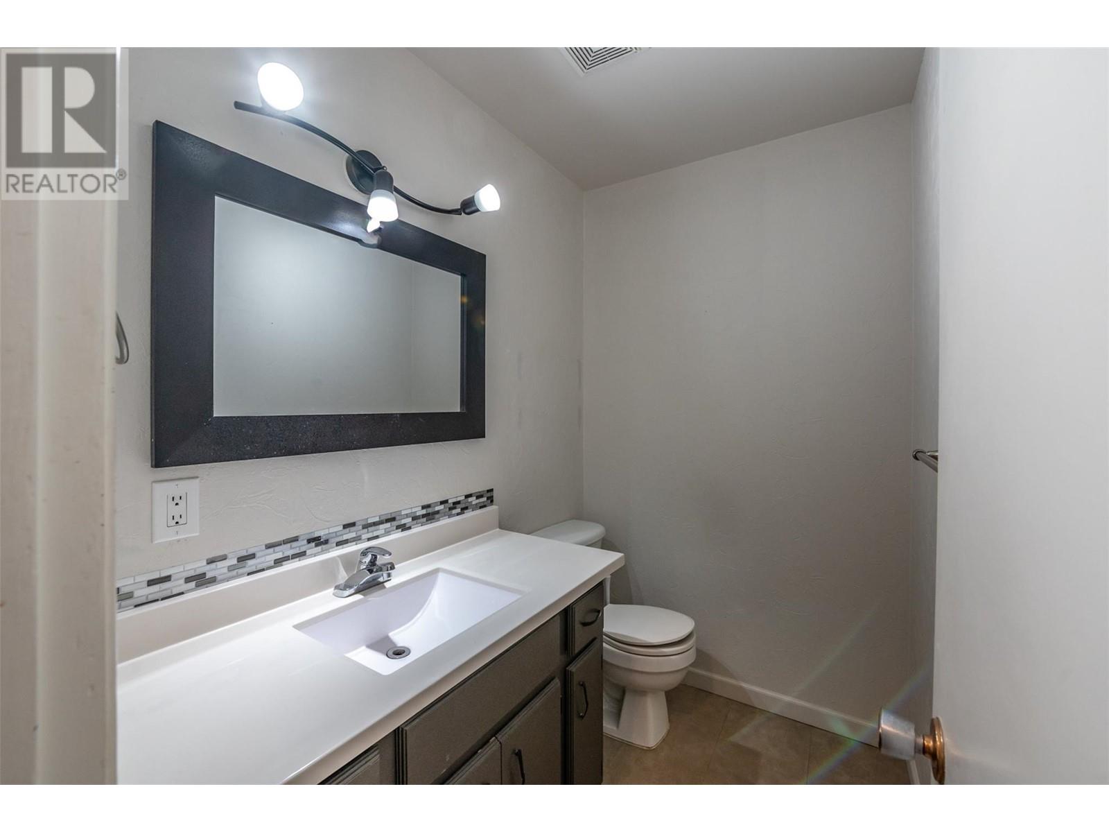 551 PINEVIEW Drive